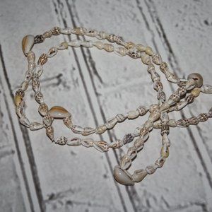 Beautiful vintage natural shell beaded necklace 34"